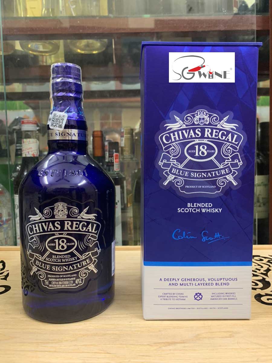 Ảnh thực tế rượu Chivas 18 Blue Signature hàng công ty được bảo trợ bởi nhà phân phối và Pernod Ricard tại Việt Nam giúp khách hàng có thêm niềm tin khi mua sắm các sản phẩm rượu ngoại trong dịp tết nguyên đán 2023 và các dịp lễ trong năm